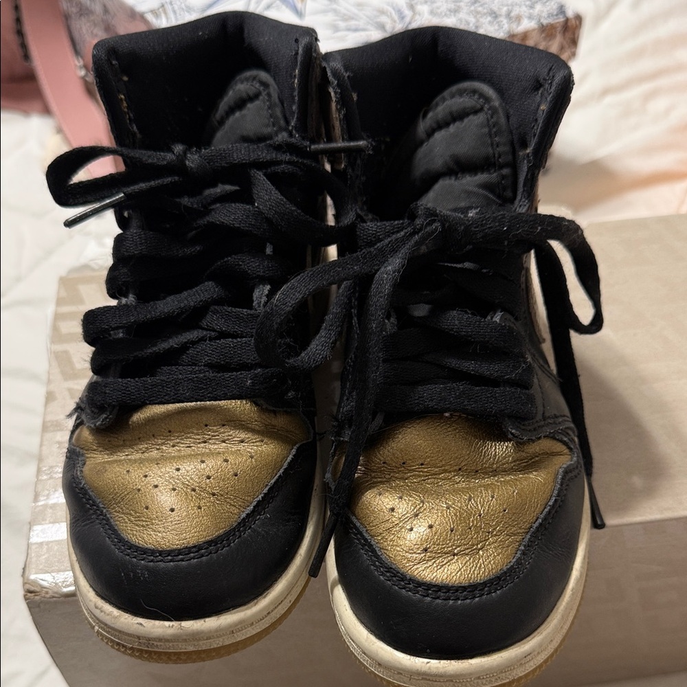 Nike boys Black and Gold High-Top Sneakers size 3Y